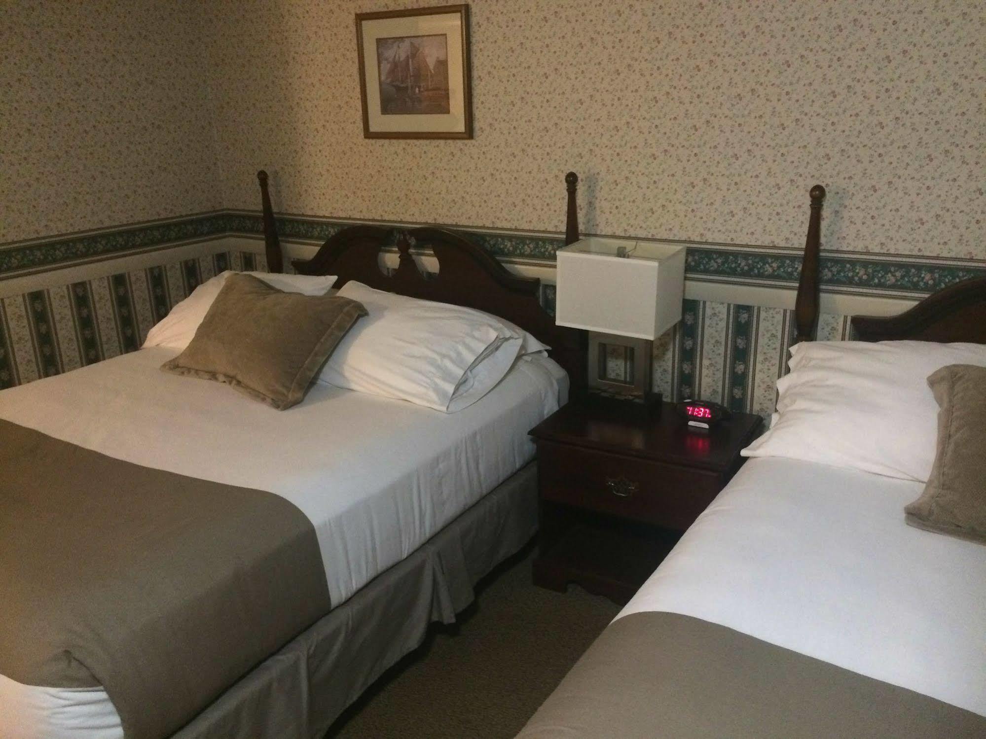 קיטרי Coachman Inn מראה חיצוני תמונה