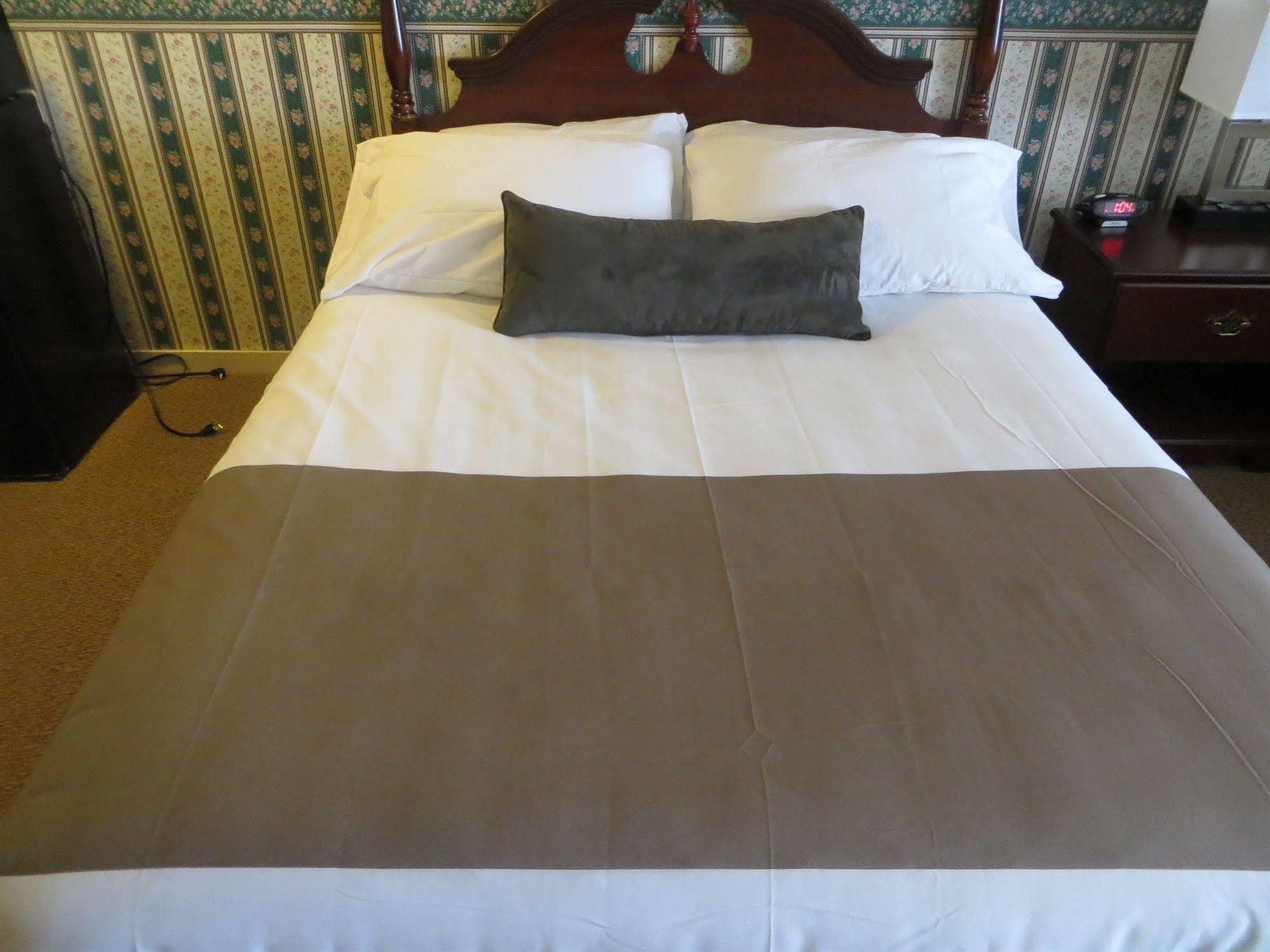 קיטרי Coachman Inn מראה חיצוני תמונה