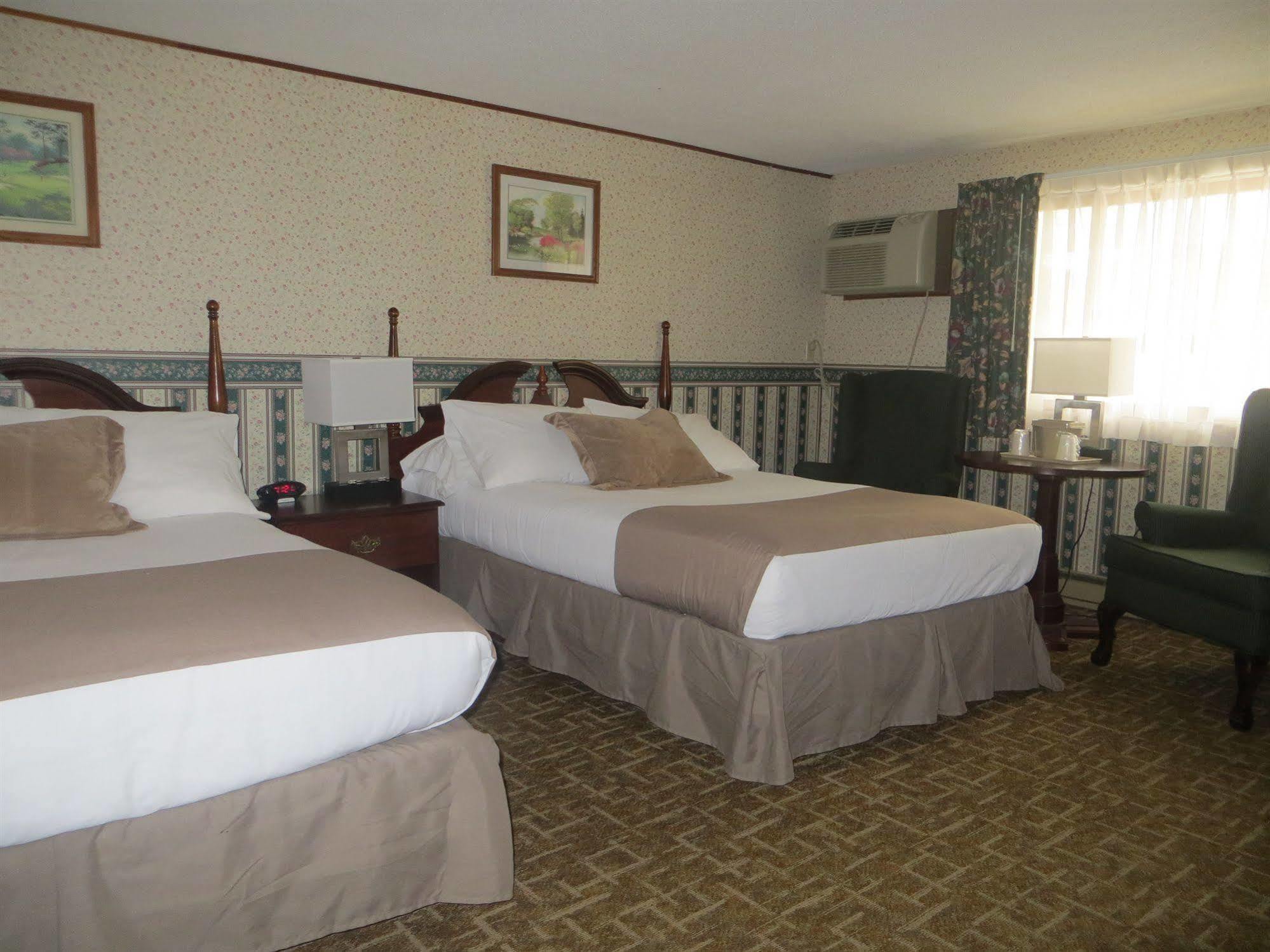 קיטרי Coachman Inn מראה חיצוני תמונה
