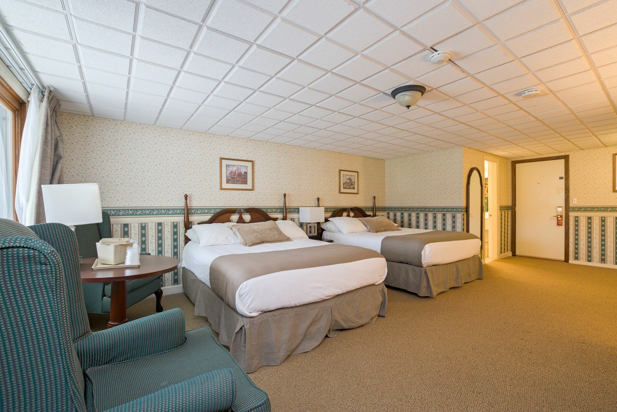 קיטרי Coachman Inn מראה חיצוני תמונה
